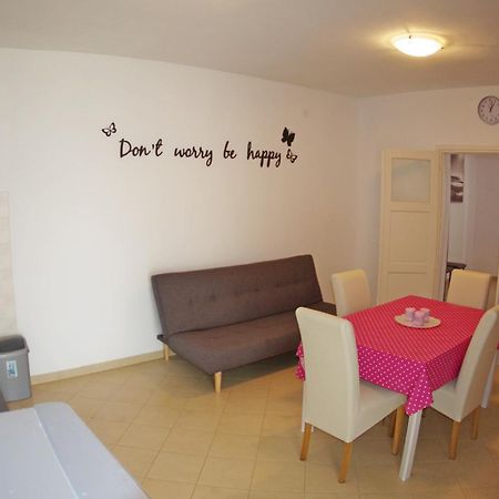 Holiday Apartments In House Sanja Rakalj Rum bild