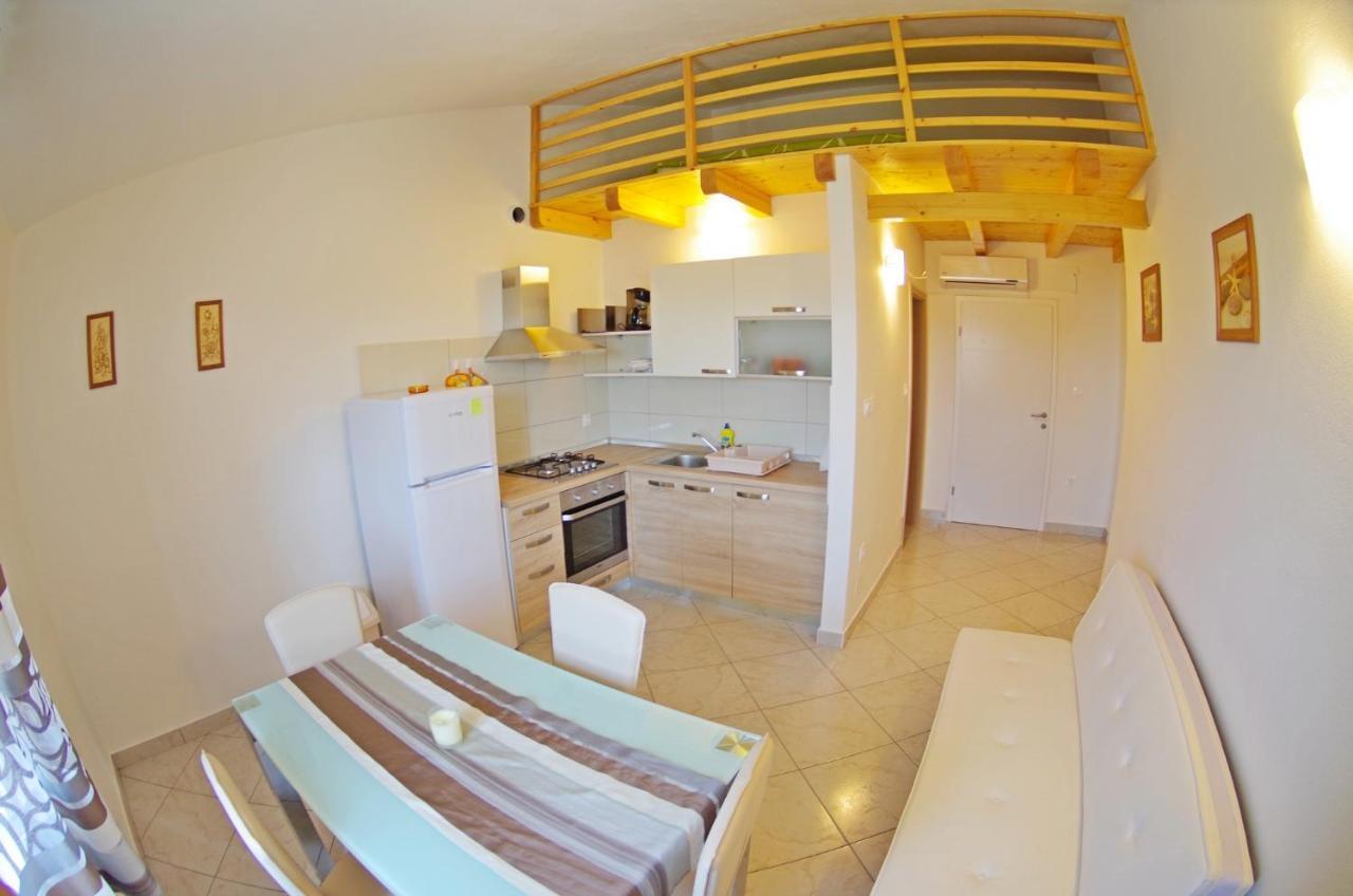 Holiday Apartments In House Sanja Rakalj Exteriör bild